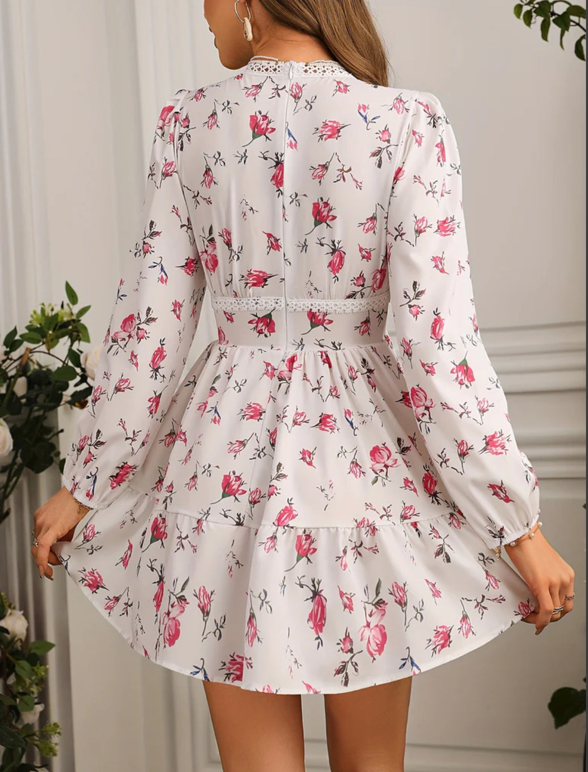 Women’s Floral Mini Dress With Long Puff Sleeves And V-Neckline