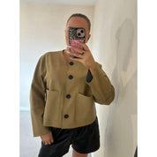 Women's Cropped Blazer Jacket with Long Sleeves and Elegant Tailored Fit