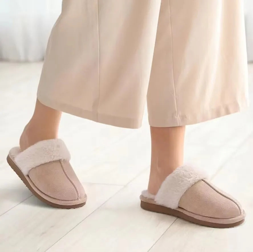 Women's Plush Indoor Slippers with Soft Lining and Cozy Comfort